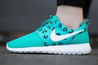 NIKE ROSHE RUN PRINT